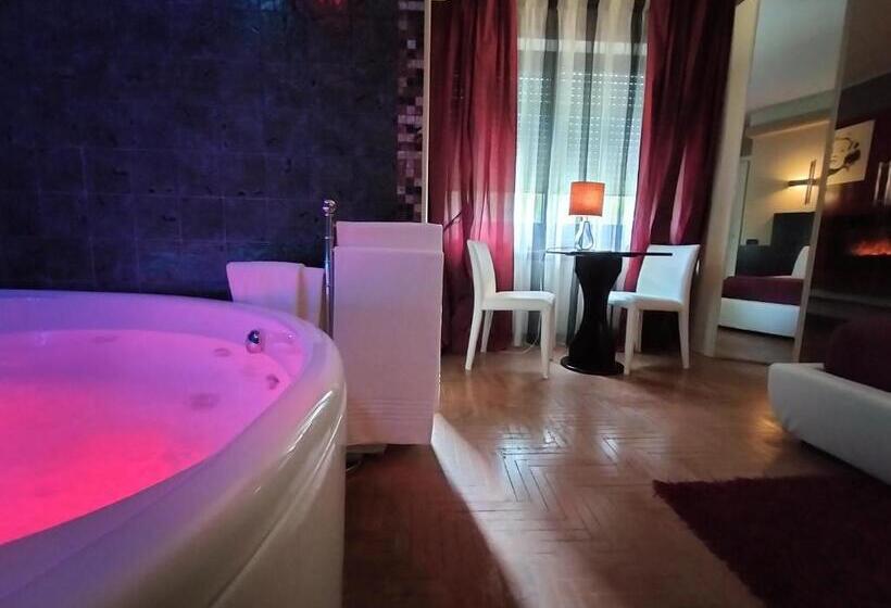 سوئیت با وان آب گرم, L Orto Degli Otelli