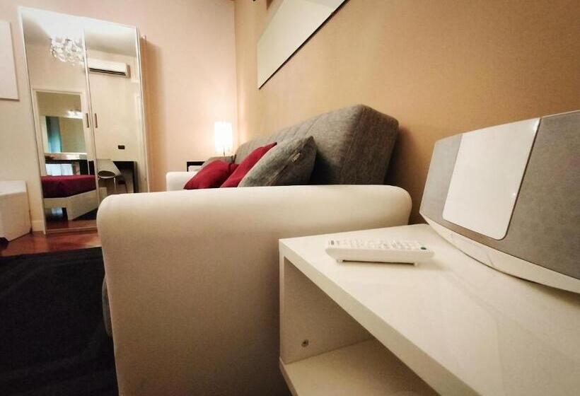 اتاق لوکس, L Orto Degli Otelli