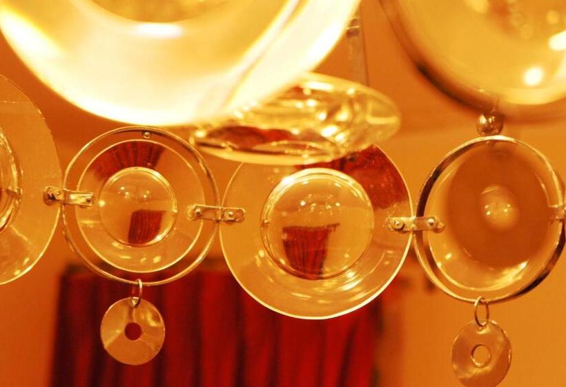 اتاق لوکس, L Orto Degli Otelli