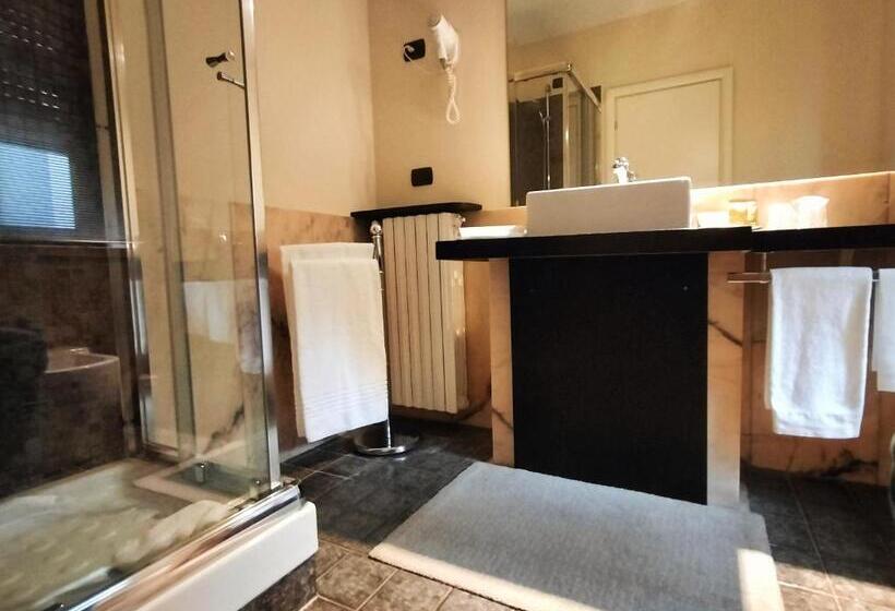 اتاق لوکس, L Orto Degli Otelli