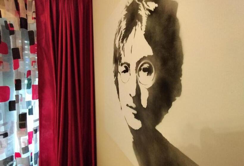 اتاق لوکس, L Orto Degli Otelli