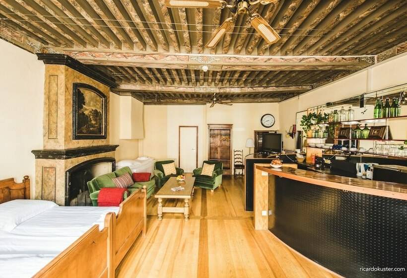 غرفة قياسية رباعية, Aux Chambres Du Banneret