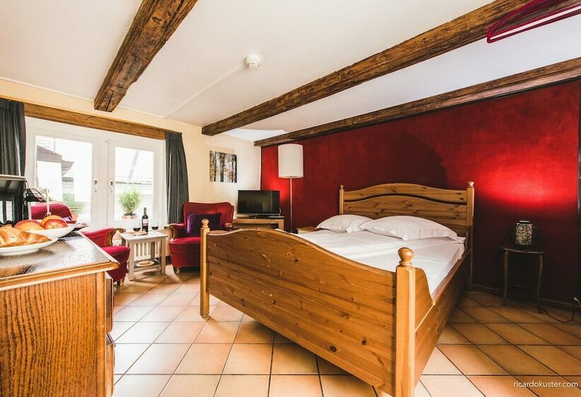 غرفة قياسية, Aux Chambres Du Banneret