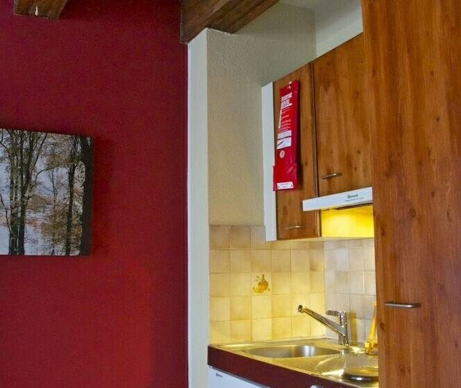 غرفة قياسية, Aux Chambres Du Banneret