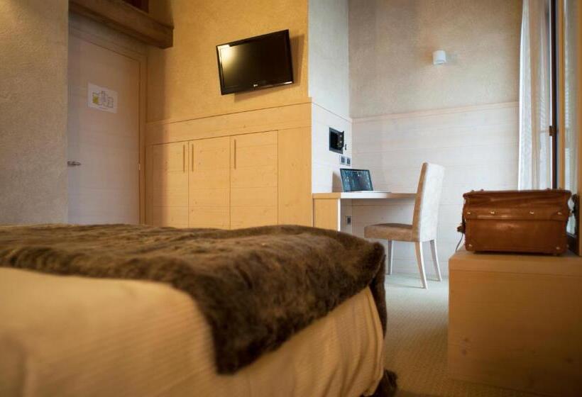 수피리어 트리플 룸, Belmonte