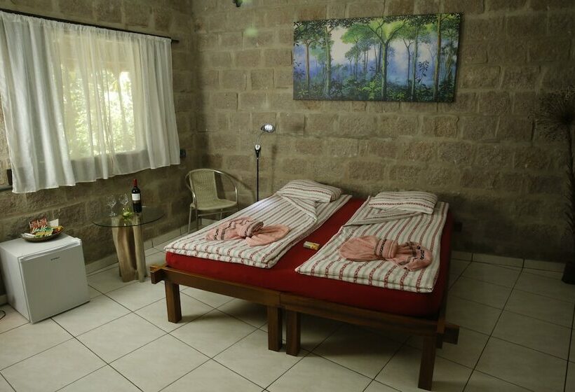 غرفة قياسية ثلاثية, Cantos Da Mata