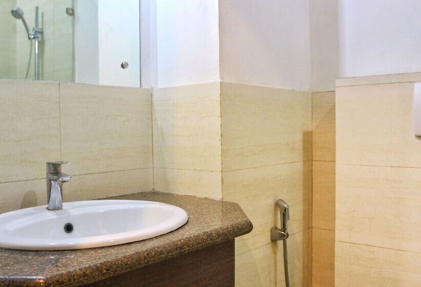 Quarto Deluxe, Haris Mg Road Gurugram