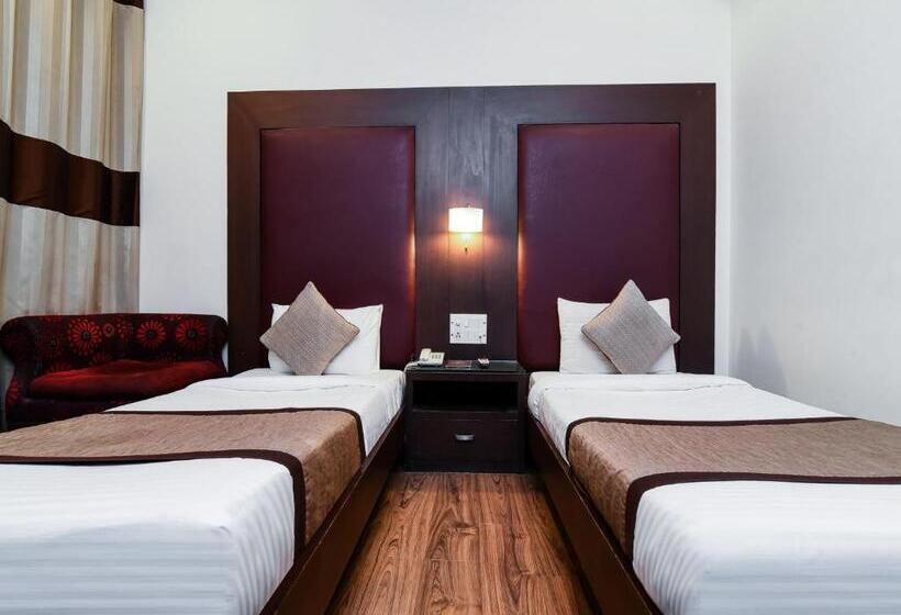 Quarto Deluxe, Haris Mg Road Gurugram