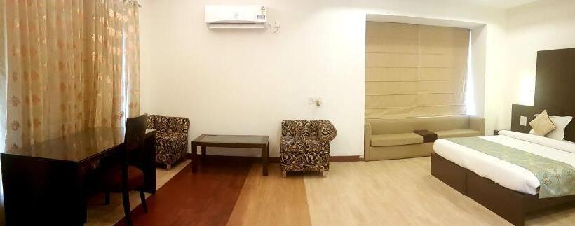 四人豪华间, Haris Mg Road Gurugram