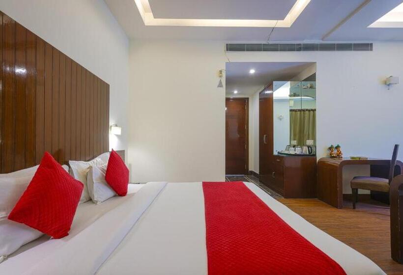 Quarto Quádruplo Deluxe, Haris Mg Road Gurugram