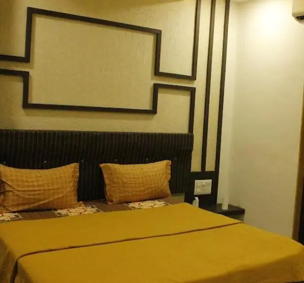 اتاق لوکس, Shiv Lake Bhuj