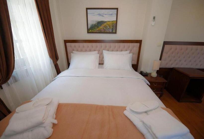 اتاق استاندارد با چشم‌انداز باغ, Zagnospasa Konaklari