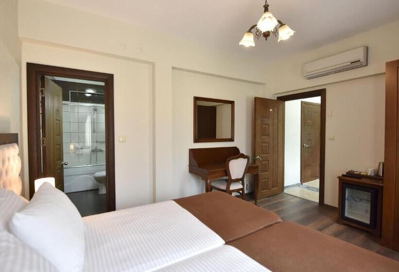 سوئیت جونیور با چشم‌انداز باغ, Zagnospasa Konaklari