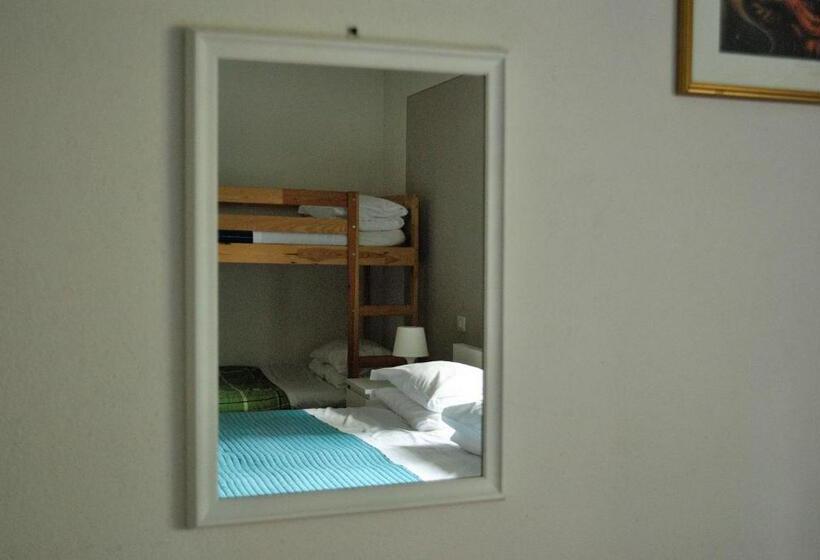 غرفة قياسية رباعية, Villa Gherardi   B&b E Hostel