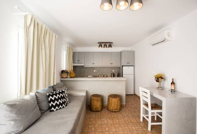 اتاق خانوادگی, Aletro Cottage Houses