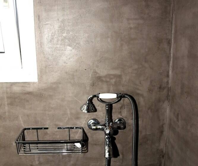 اتاق خانوادگی, Aletro Cottage Houses