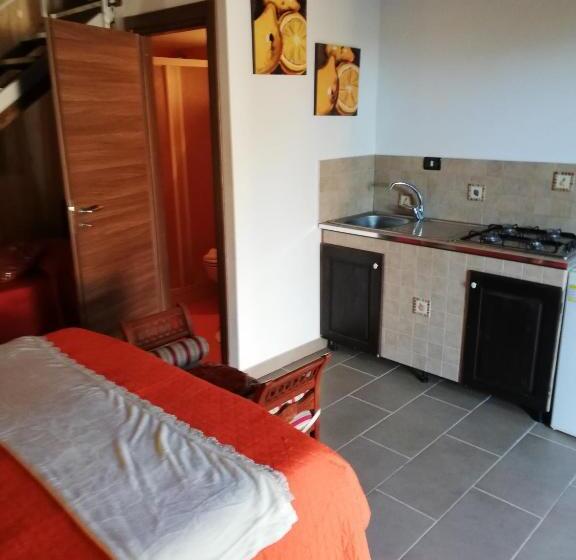 标准工作室, All'ombra Del Noce B&b