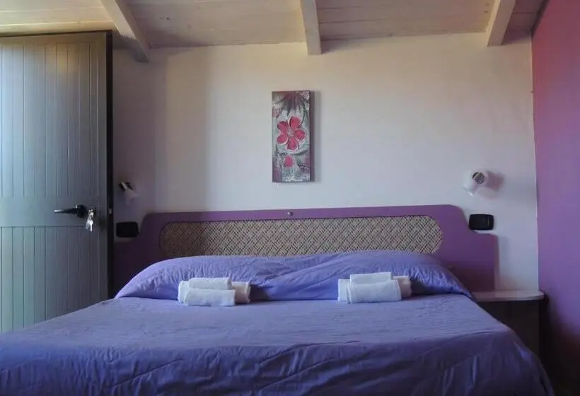 スタンダードトリプルルーム, All'ombra Del Noce B&b