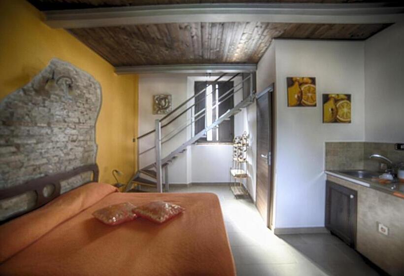 标准工作室, All'ombra Del Noce B&b