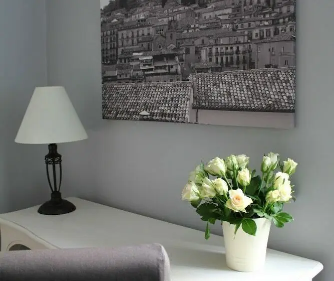 اتاق استاندارد سه نفره, Apartment Via Dell Astrologo