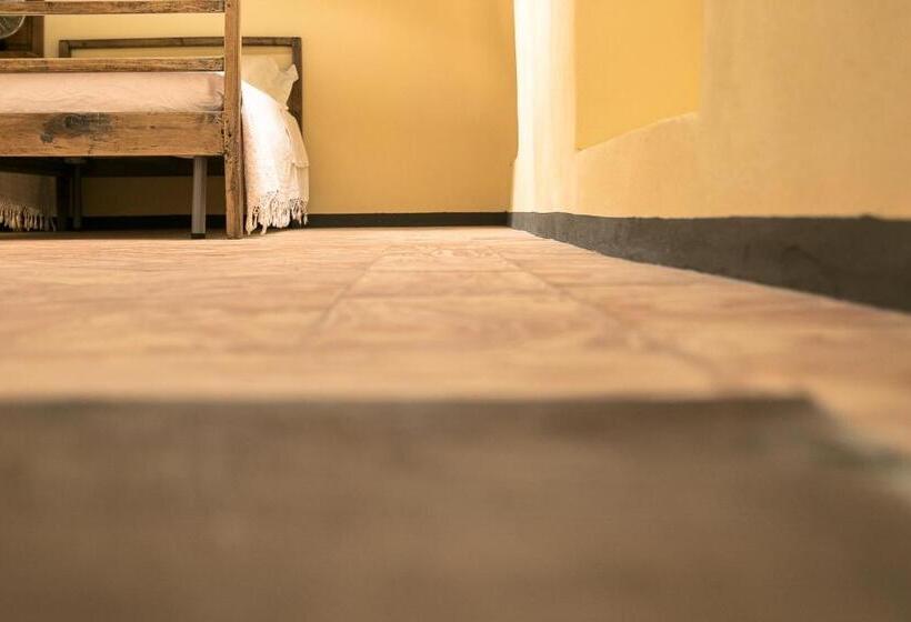 Háromágyas Standard Szoba, Albergo Diffuso Ca' Spiga