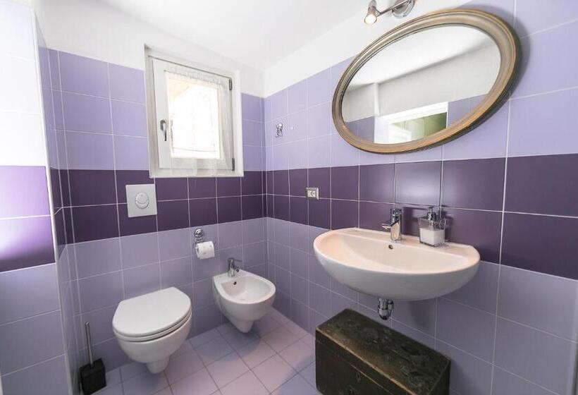 Standard Szoba Erkéllyel, Albergo Diffuso Ca' Spiga