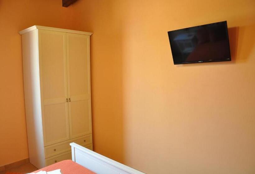 标准三人间, Profumo Di Zagara