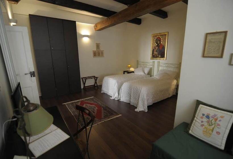 اتاق استاندارد سه نفره, Apartment Via Dell Astrologo