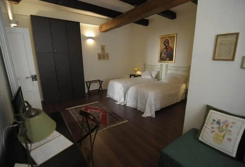 اتاق استاندارد سه نفره, Apartment Via Dell Astrologo