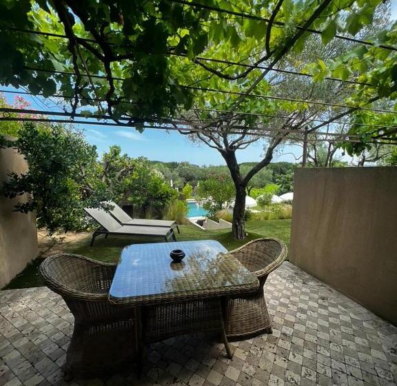 Номер Стандарт, Auberge De L Oumède