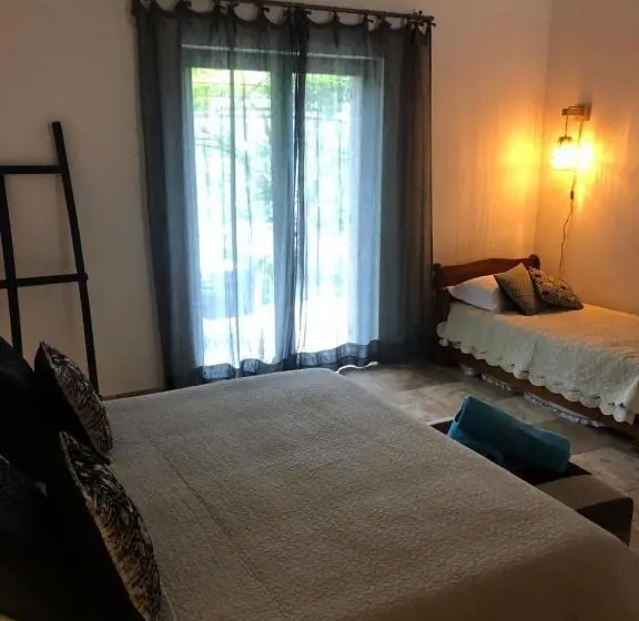 スタンダードトリプルルーム, Auberge De L Oumède