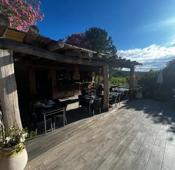 スタンダードトリプルルーム, Auberge De L Oumède