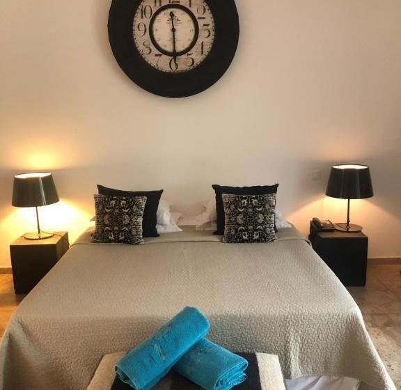 Номер Стандарт Трехместный, Auberge De L Oumède