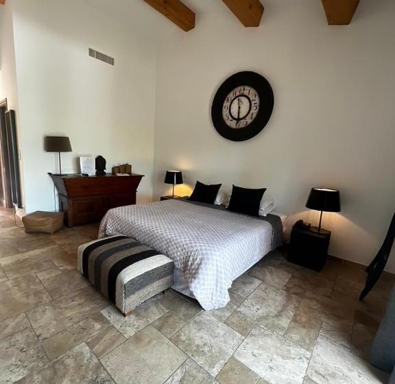 Номер Стандарт Трехместный, Auberge De L Oumède