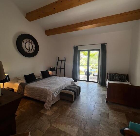 Номер Стандарт Трехместный, Auberge De L Oumède