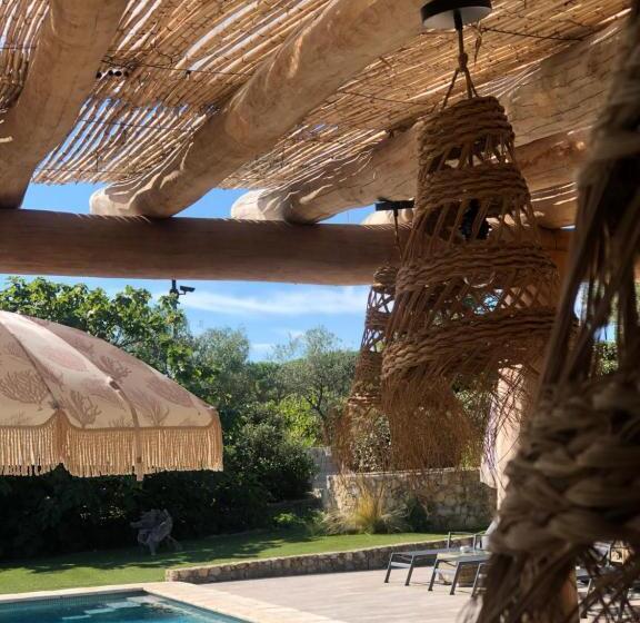 Номер Стандарт Трехместный, Auberge De L Oumède