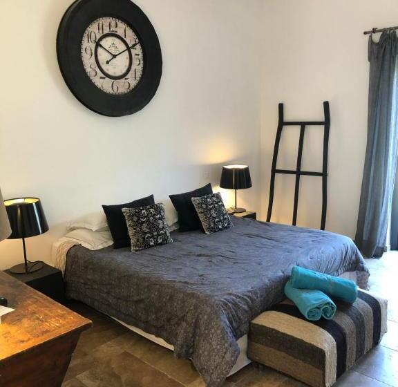 Номер Стандарт Трехместный, Auberge De L Oumède