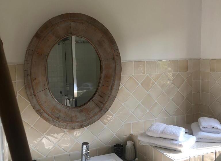 Студия Стандарт, Auberge De L Oumède