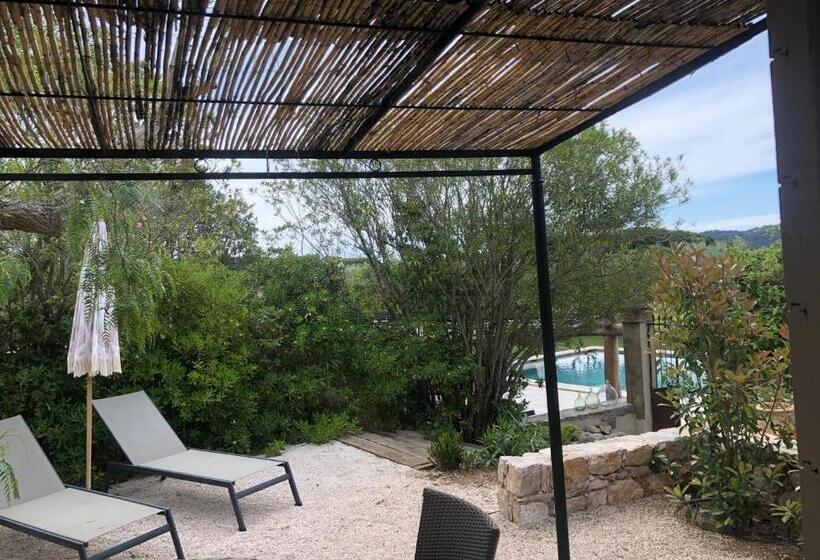 Студия Стандарт, Auberge De L Oumède