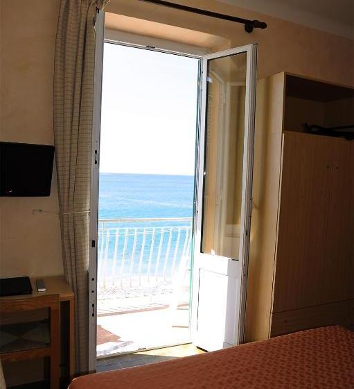 オーシャンビュースタンダードルームバルコニー付き, Bianca Maria