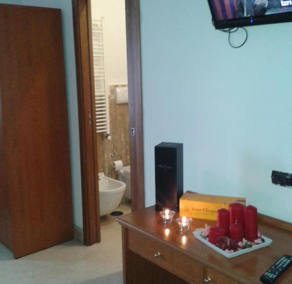 غرفة قياسية ثلاثية, Nappo