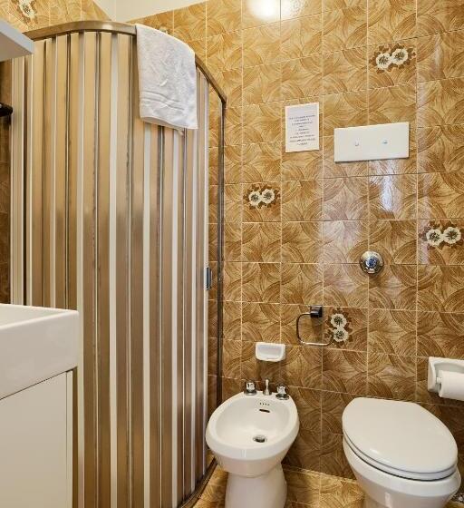 Quarto Estandar Individual, Terantiga