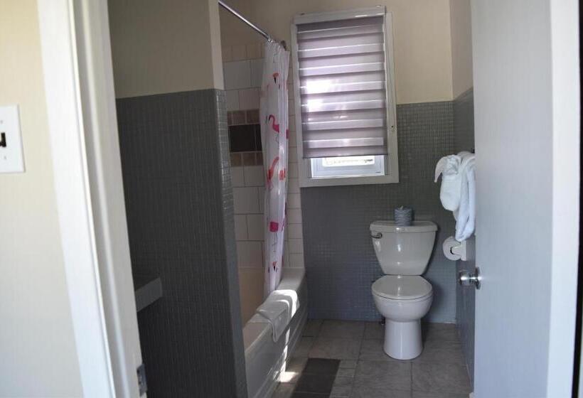 חדר סטנדרט שתי מיטות זוגיות, Motel De L Anse Et Camping Rimouski