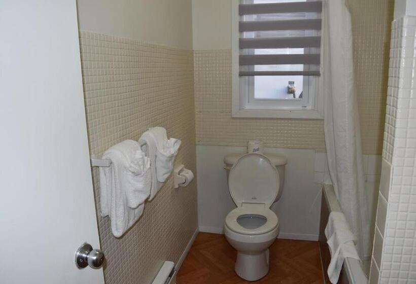 חדר סטנדרט שתי מיטות זוגיות, Motel De L Anse Et Camping Rimouski