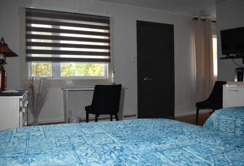 חדר סטנדרט שתי מיטות זוגיות, Motel De L Anse Et Camping Rimouski