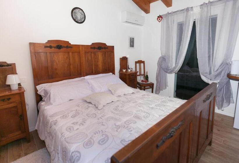 اتاق کلاسیک, Mums B And B   Colonnina Elettrica