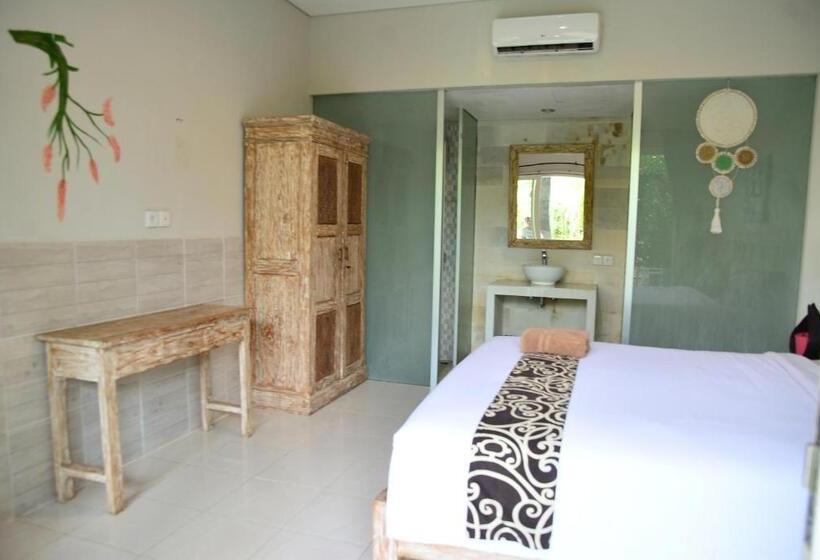 Номер Deluxe Вид на Бассейн, Asung Guesthouse