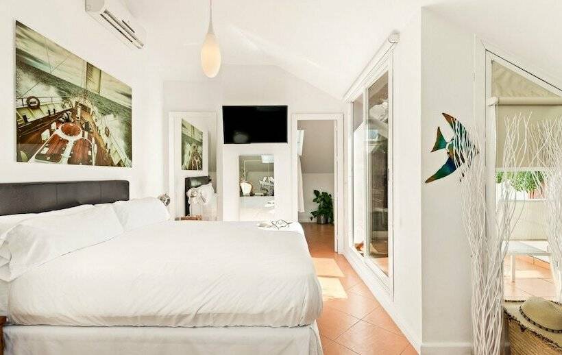 غرفة ديلوكس مزودة بشرفة, Molo Luxury Suites Puerto Banus