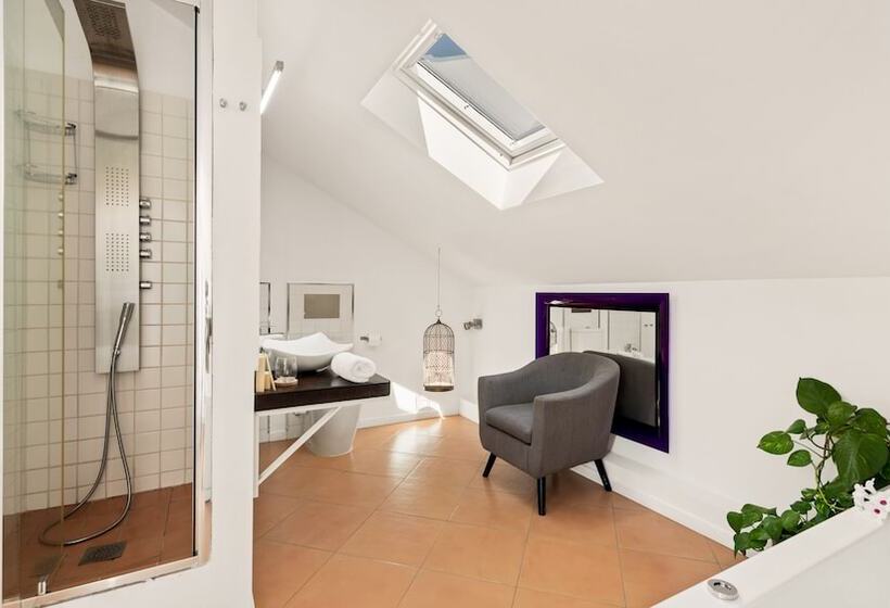 Номер Deluxe с Балконом, Molo Luxury Suites Puerto Banus