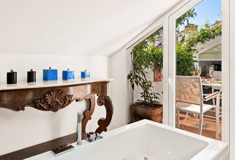 غرفة ديلوكس مزودة بشرفة, Molo Luxury Suites Puerto Banus